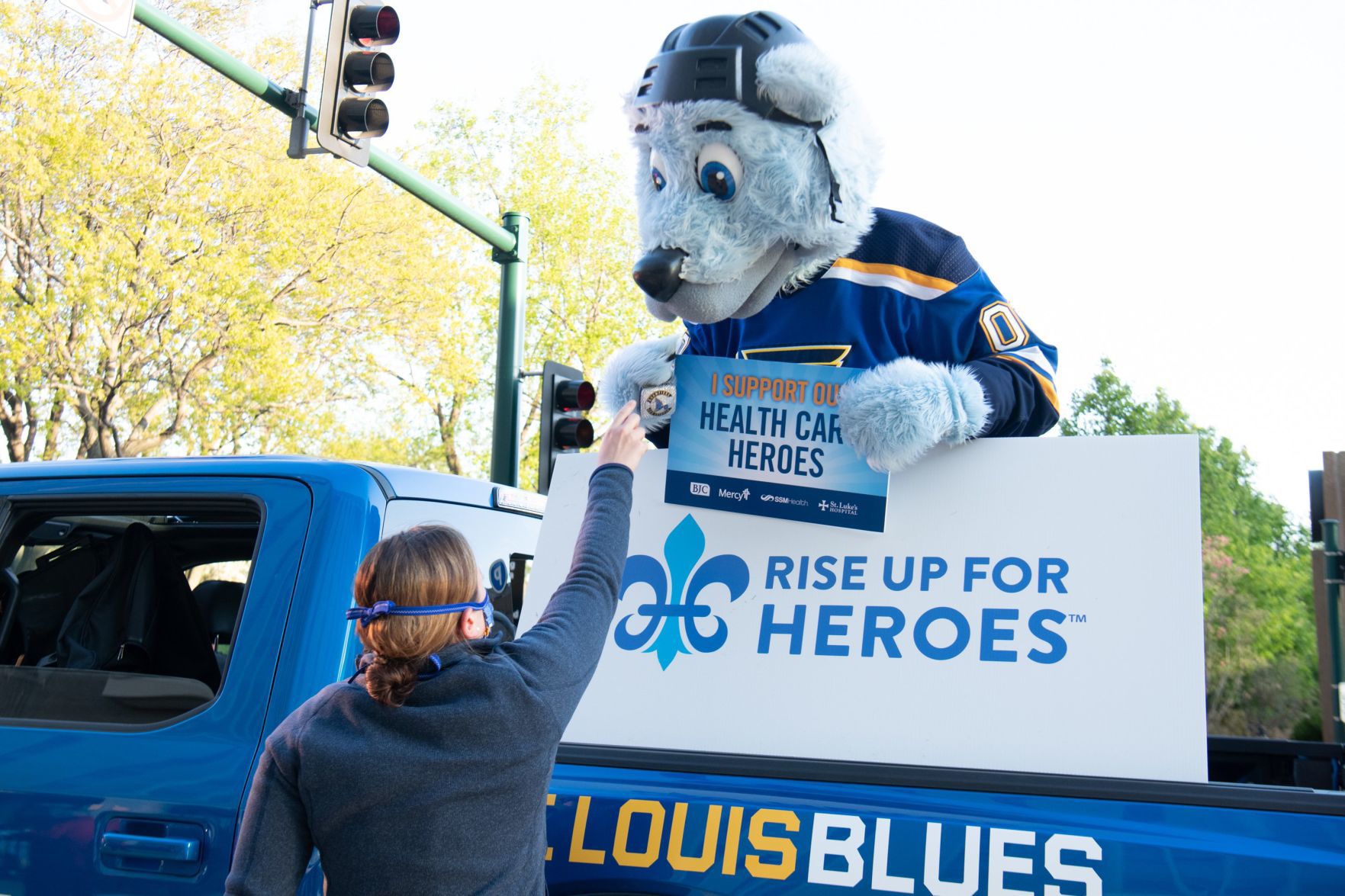 Rise Up for Heroes 'CAREavan'